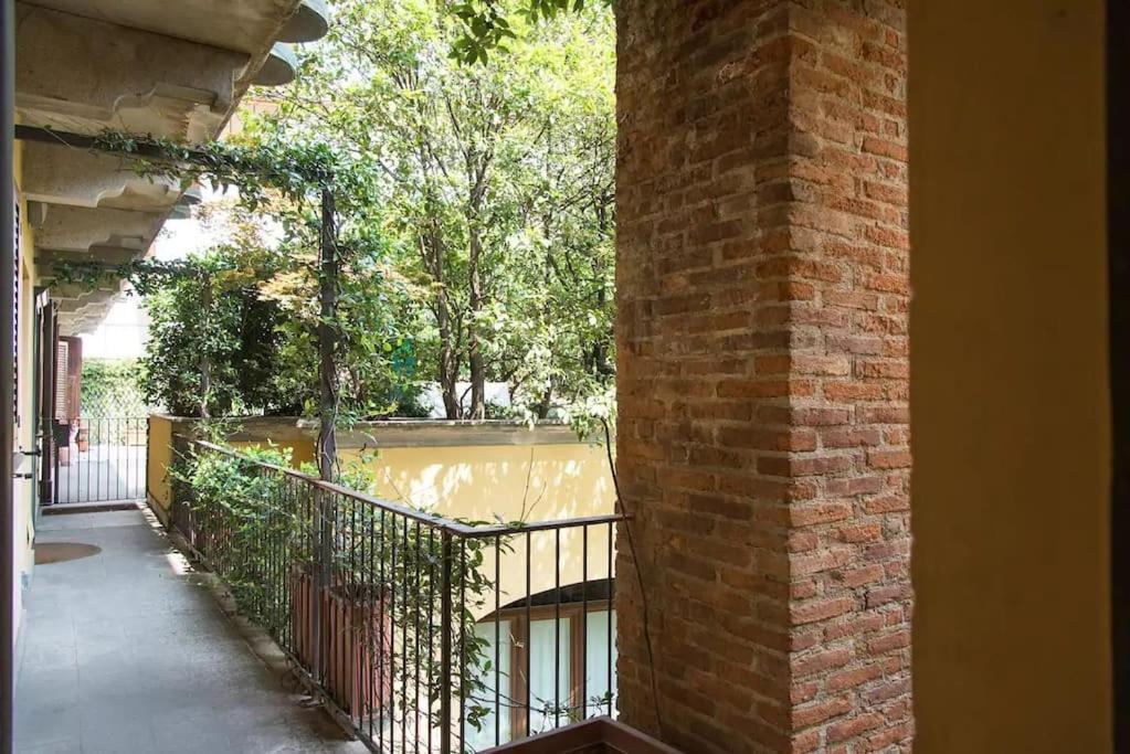 Hidden Retreat - Duomo Apartment Milan Exterior photo